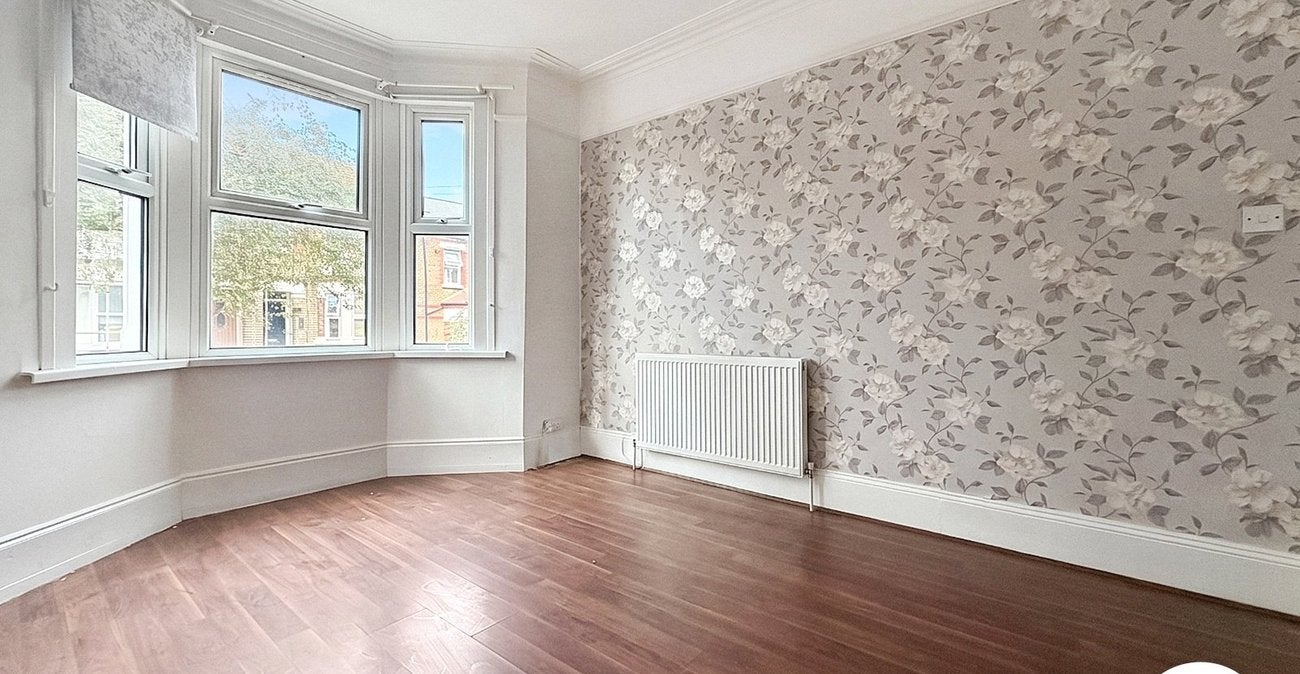 House Viewland Road in Greater London