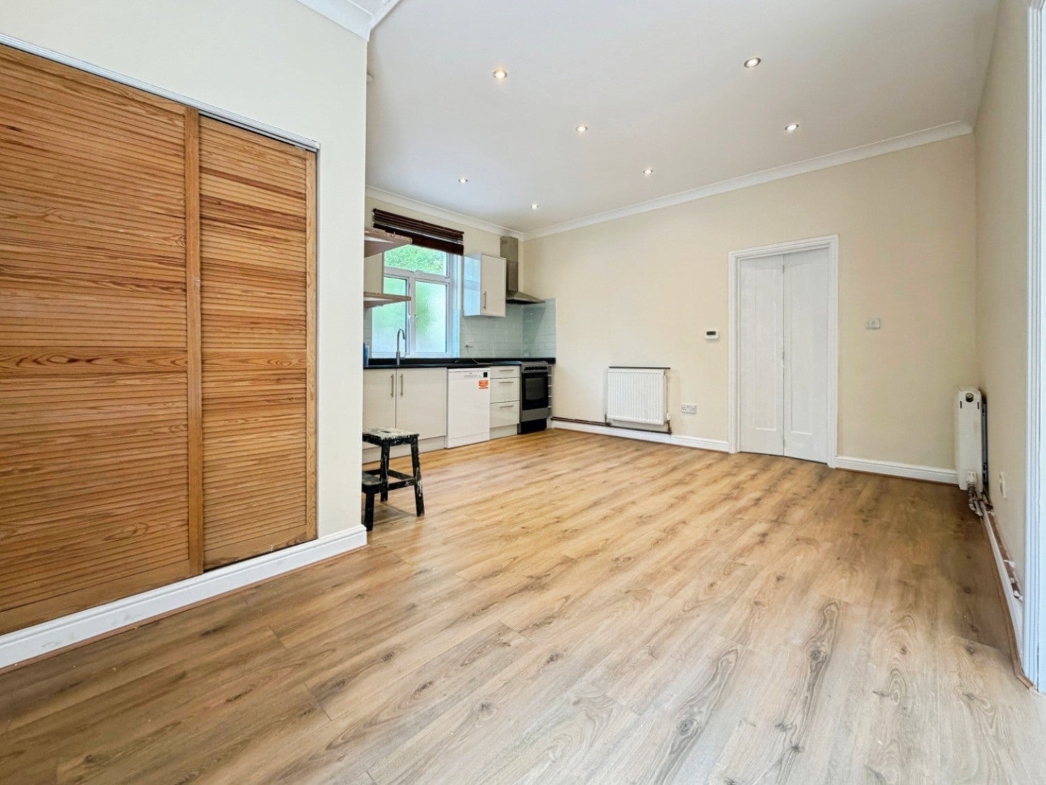 Flat Corfton Road in Greater London