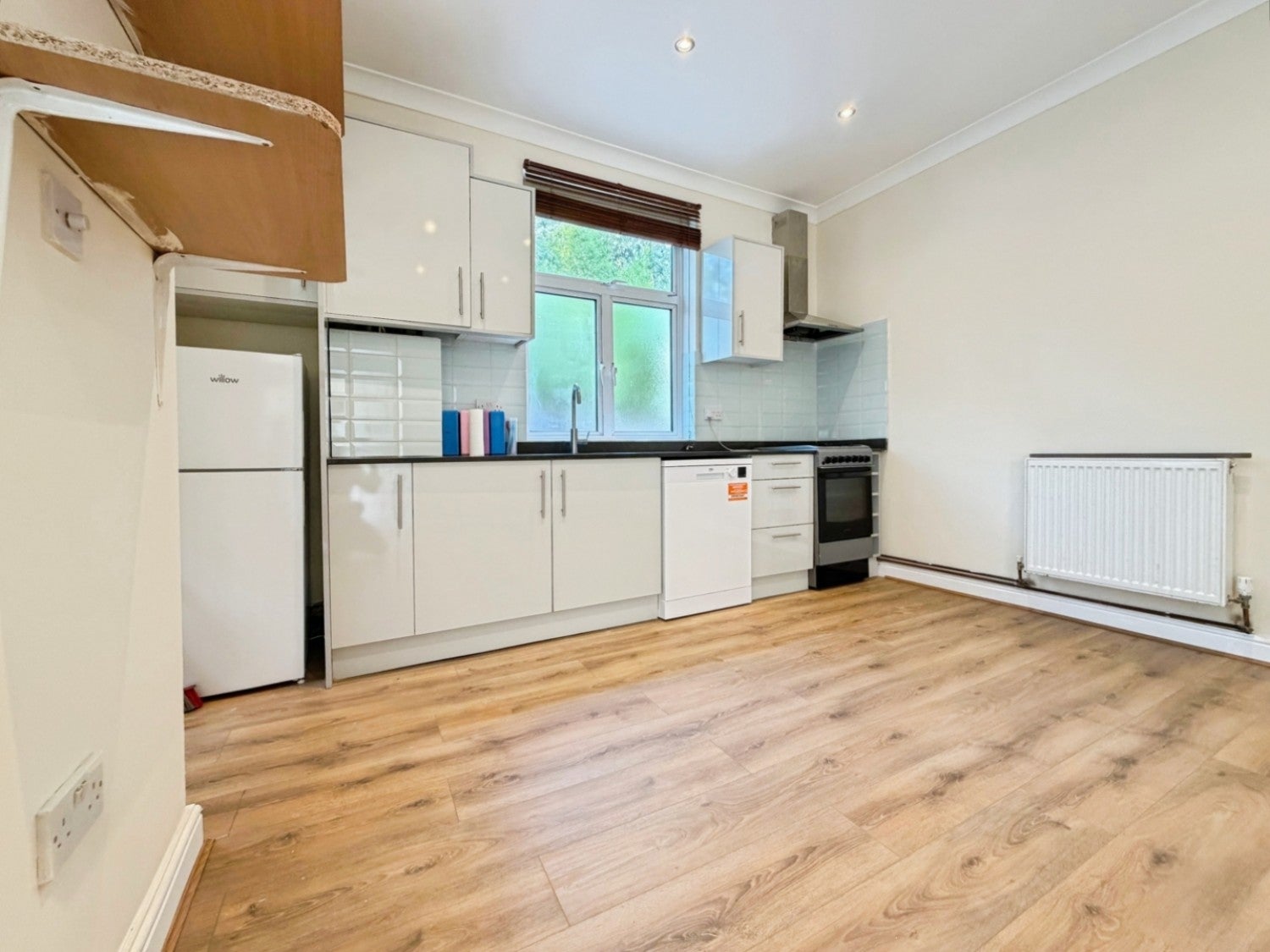 Flat Corfton Road in Greater London
