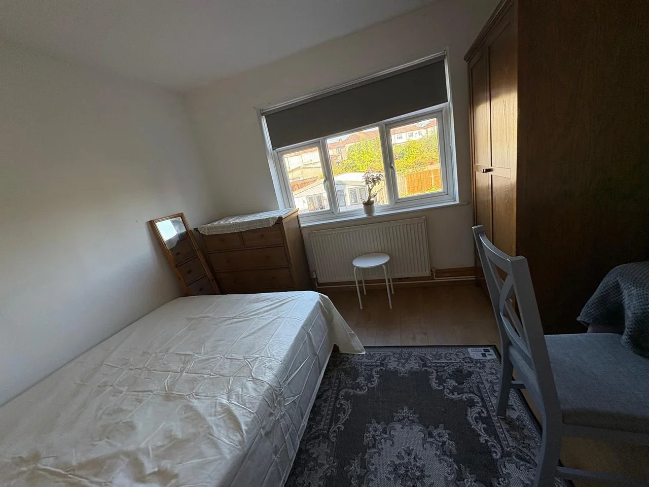 Room Heather Way in Greater London