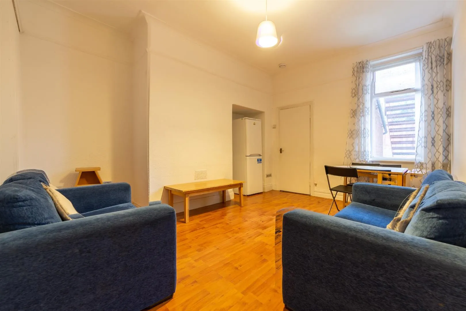 Flat Dinsdale Road in Newcastle upon Tyne