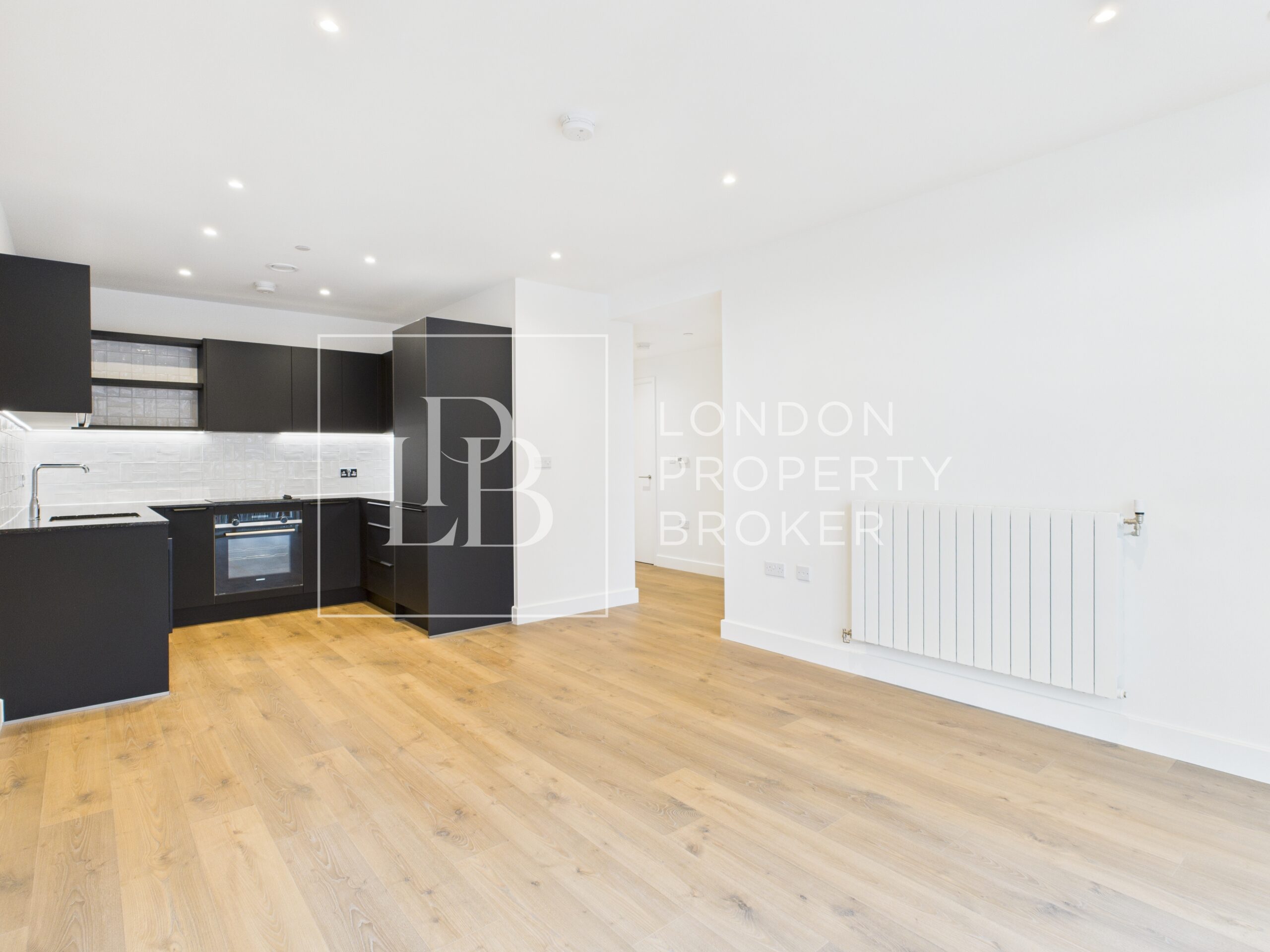 Flat Nathan Way in Greater London