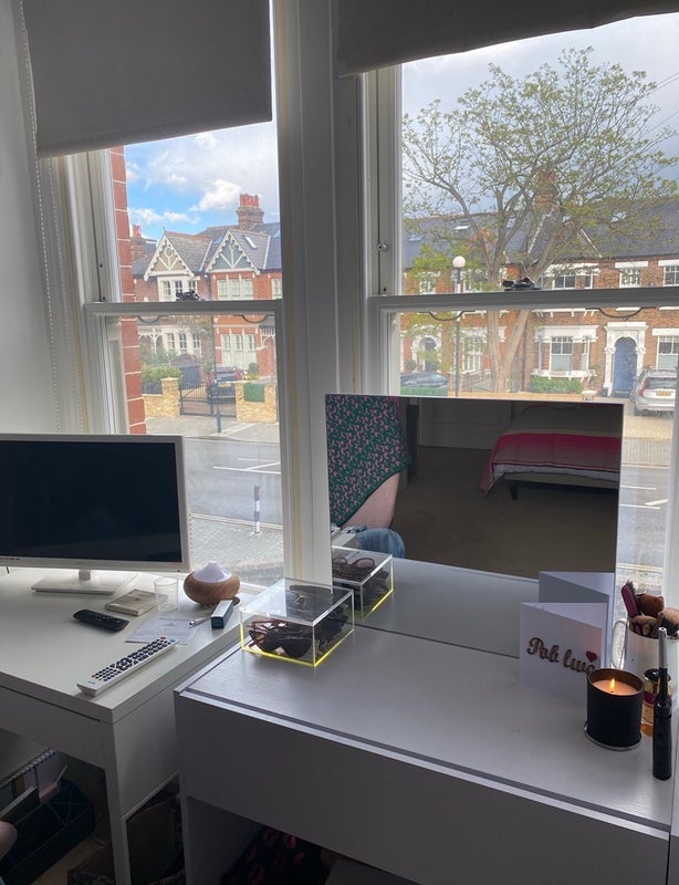 Room Hambalt Road in Greater London