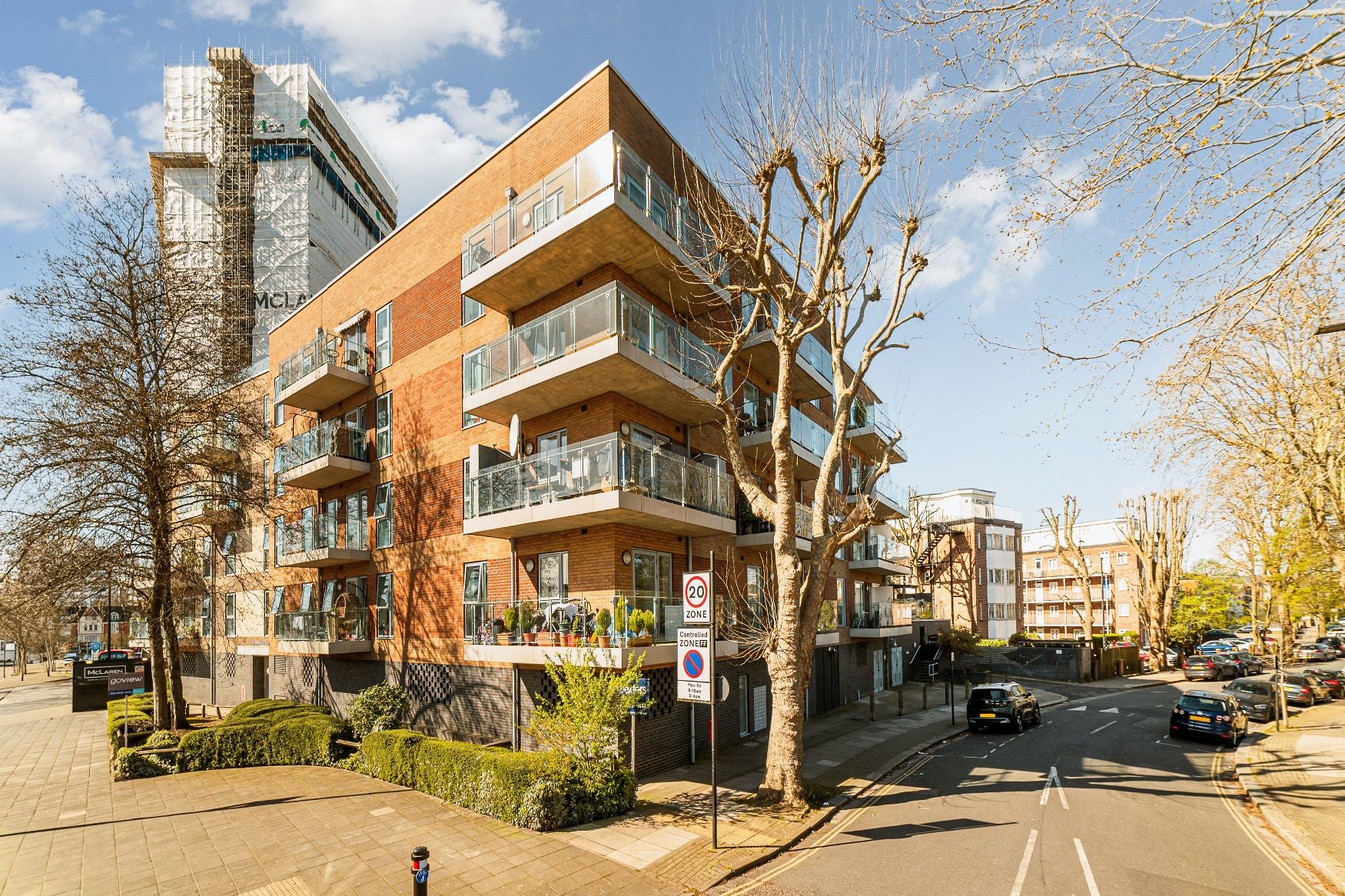 Flat Steyne Road in Greater London