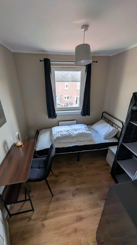 Room Niddrie Marischal Place in City of Edinburgh