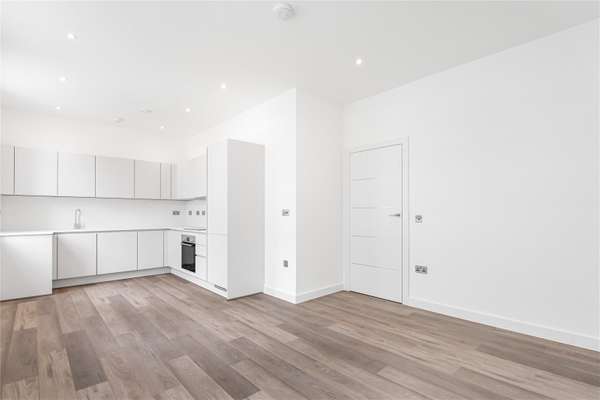 Flat Mare Street in Greater London