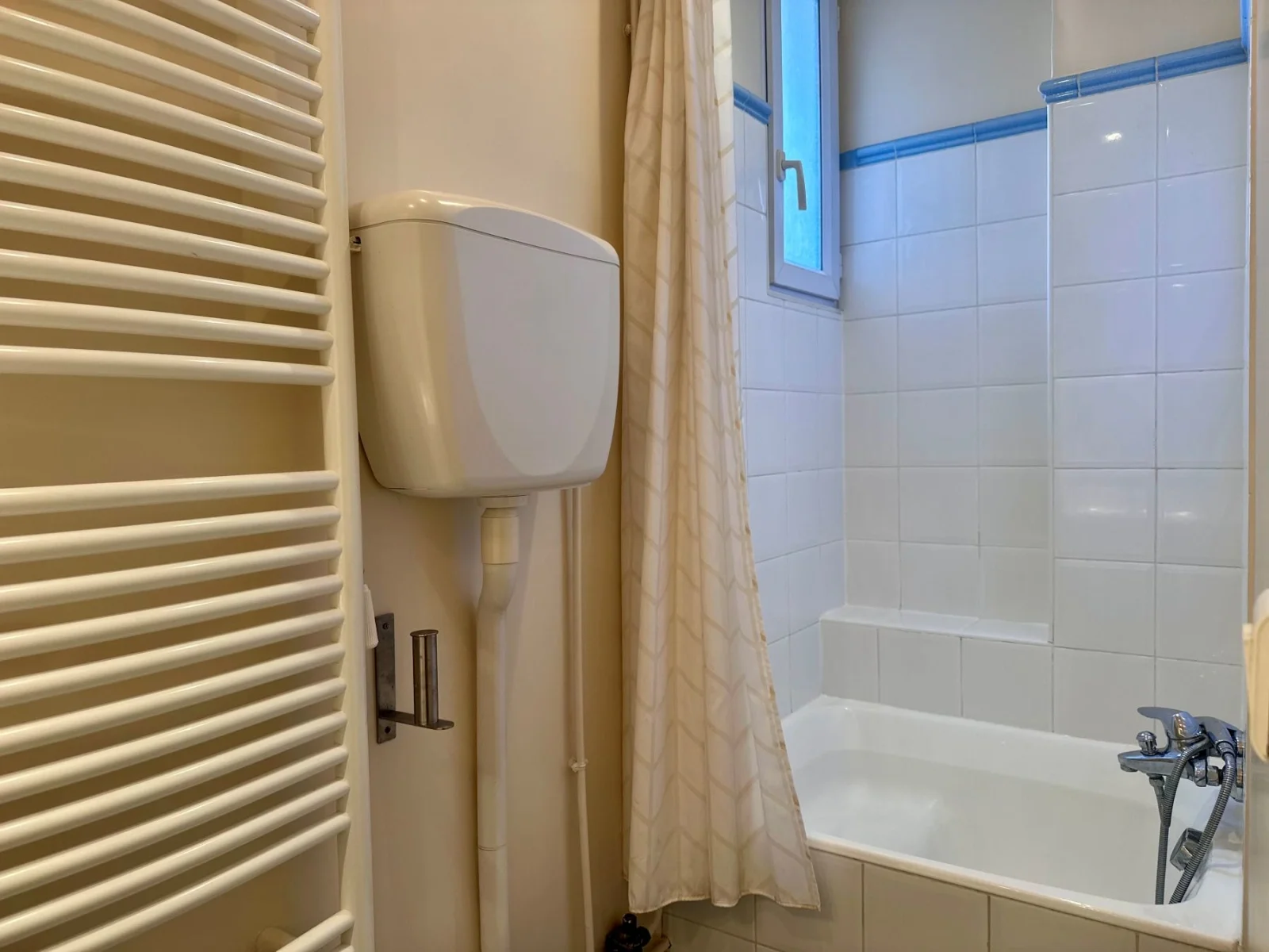 Flat Rue Camille Pelletan in Levallois-Perret
