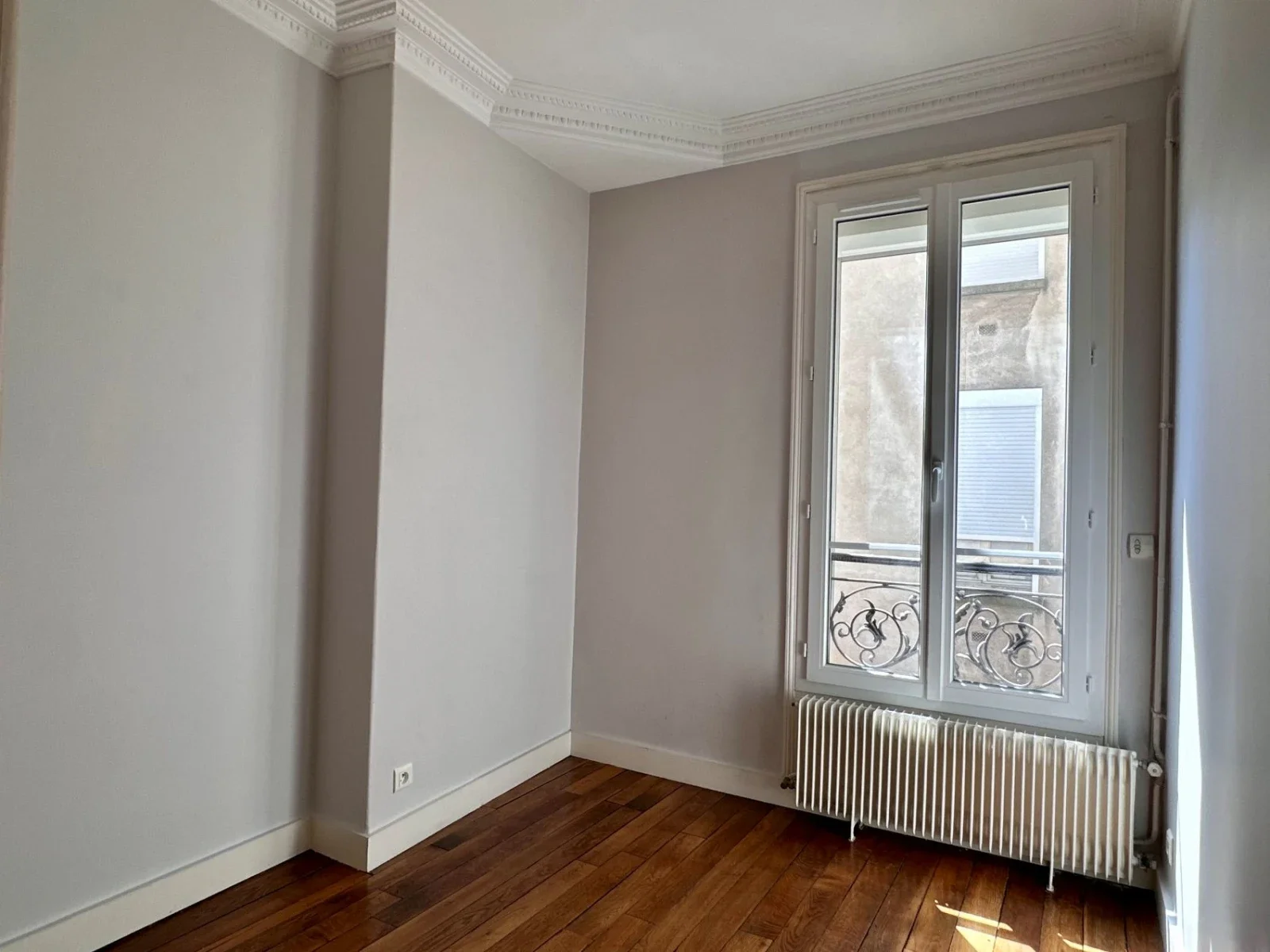 Flat Rue Camille Pelletan in Levallois-Perret