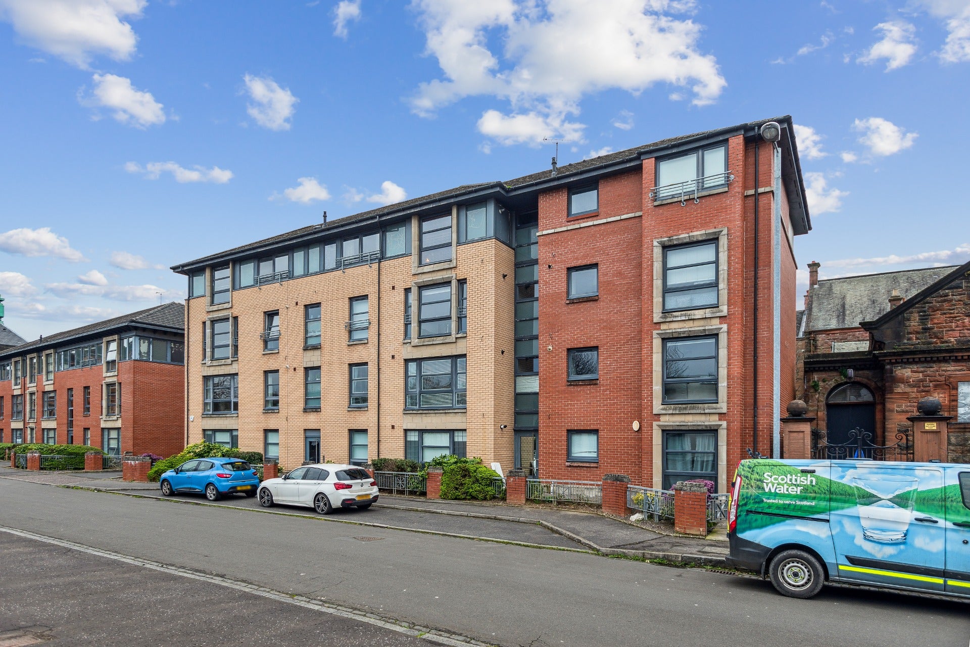 Flat Medwyn Street in Glasgow