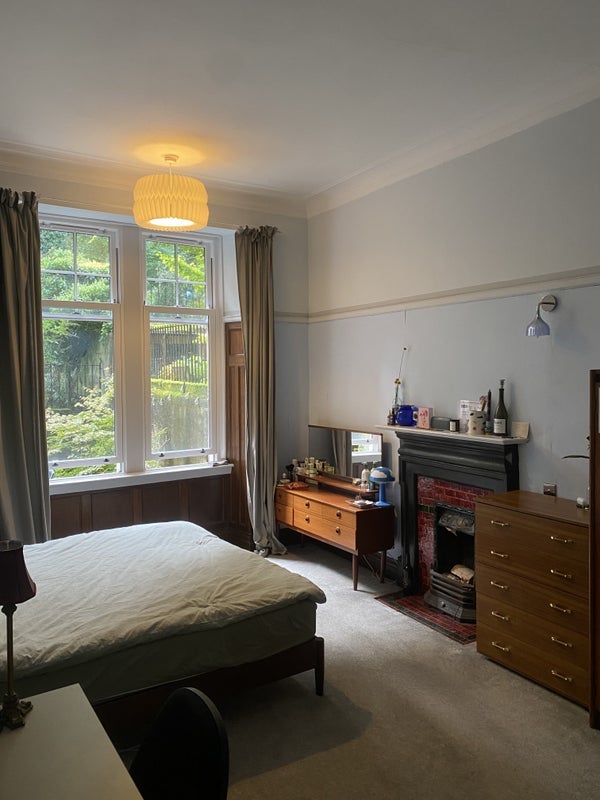 Room Camphill Avenue in Glasgow