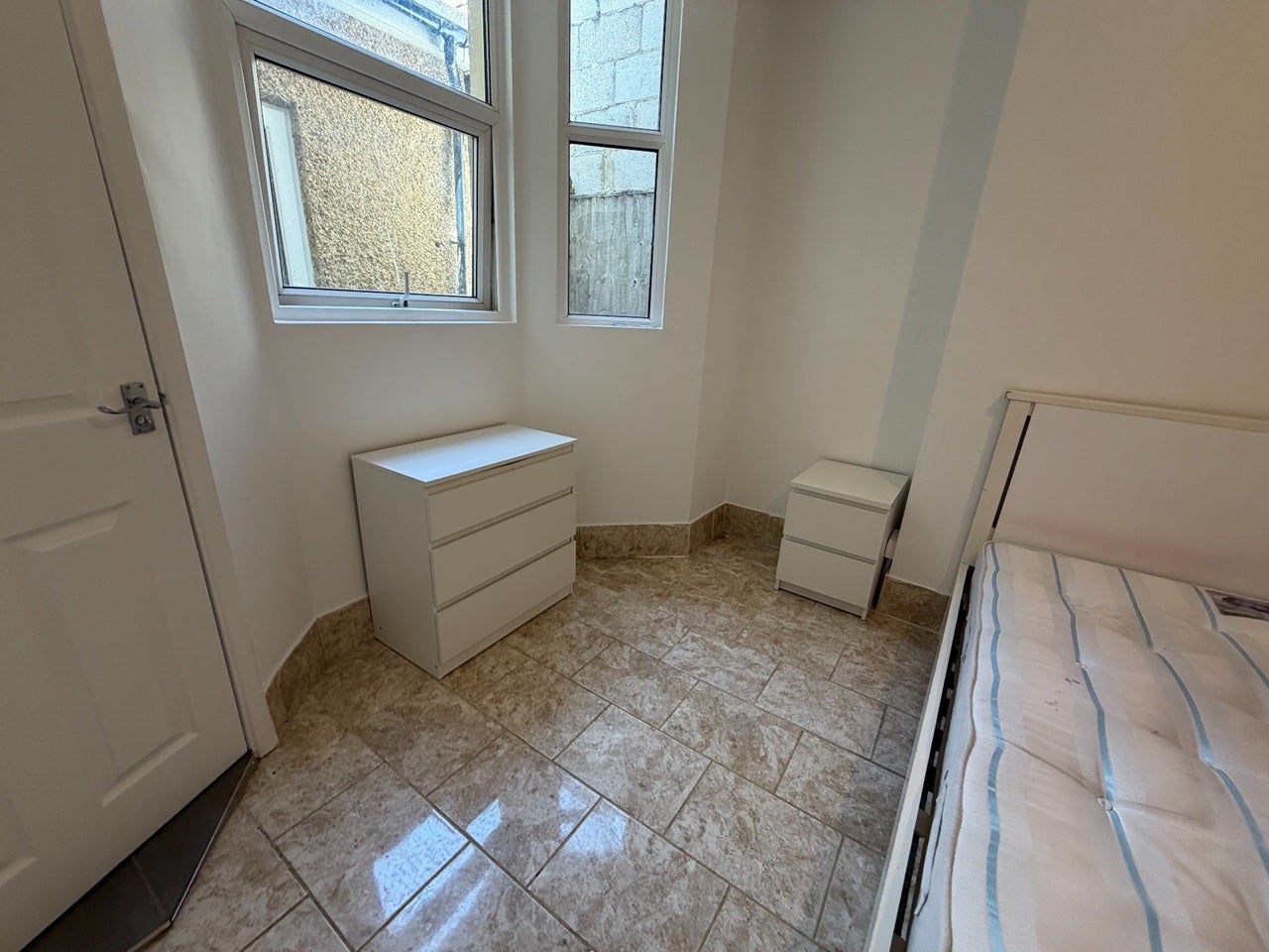 Room Bellingdon Road in Chesham