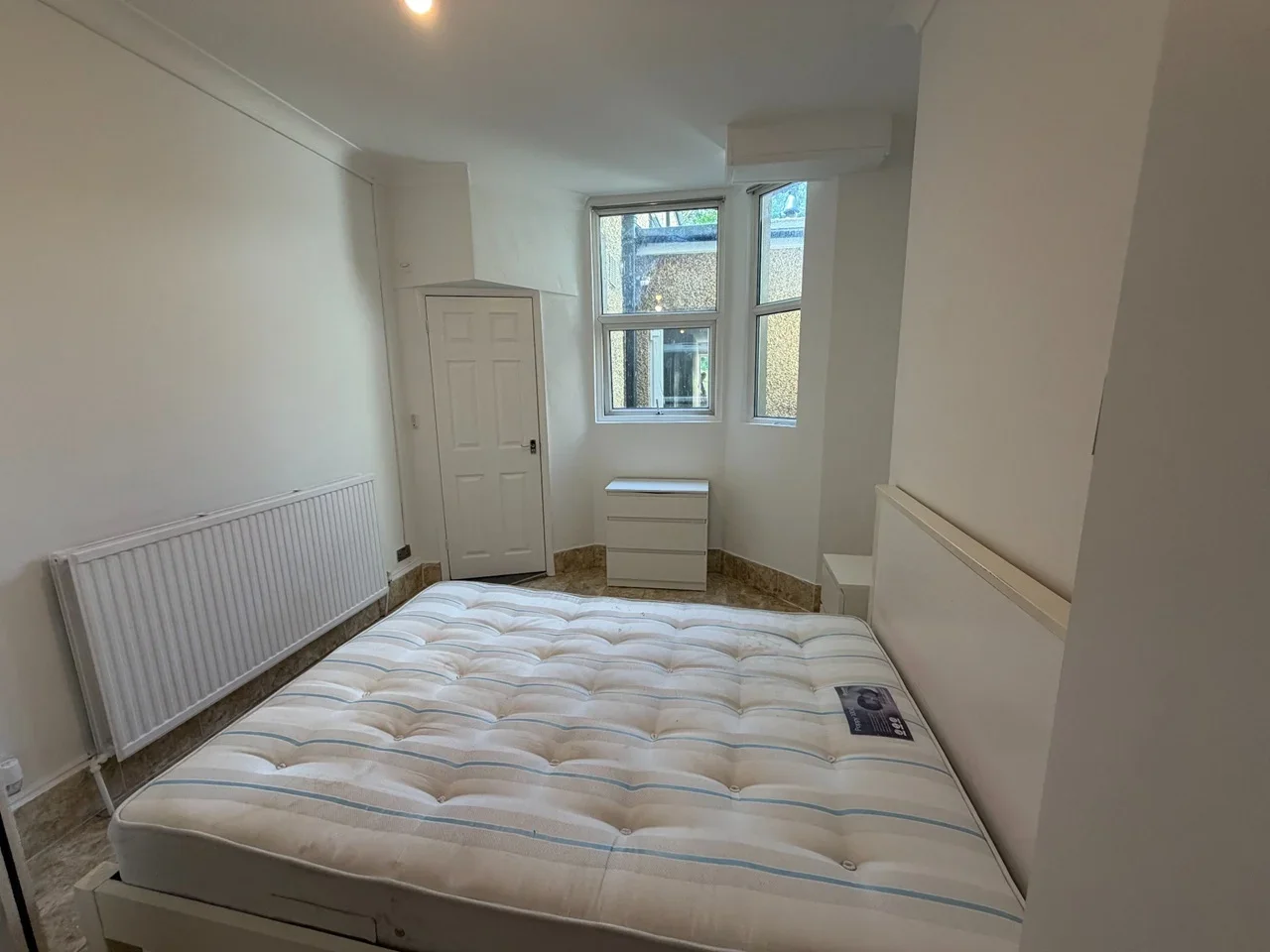 Room Bellingdon Road in Chesham