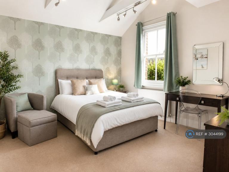 Room Brisbane Road in Reading