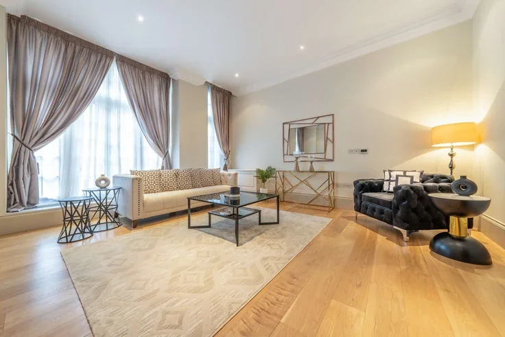 Flat Hertford Street in City of Westminster