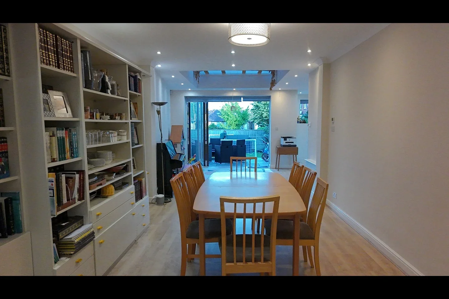 House Hillview Gardens in Greater London