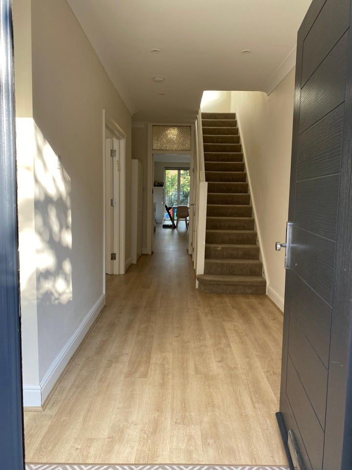 House Hillview Gardens in Greater London
