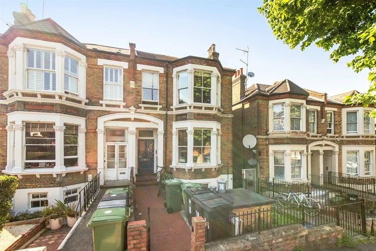 Flat Jerningham Road in Greater London