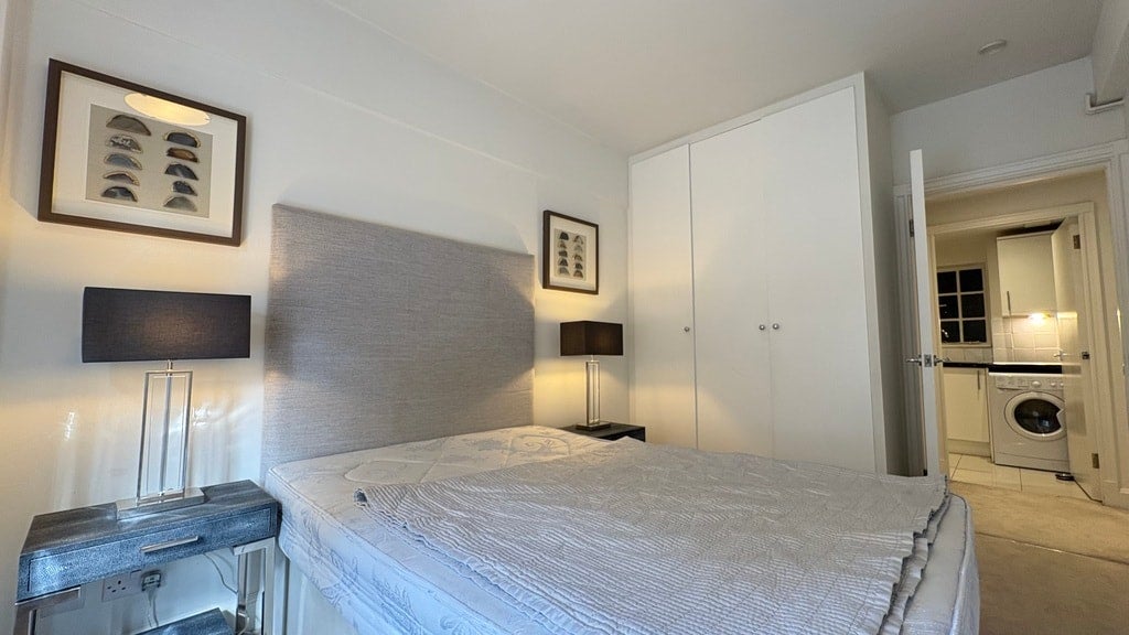 Flat Fulham Road in Greater London