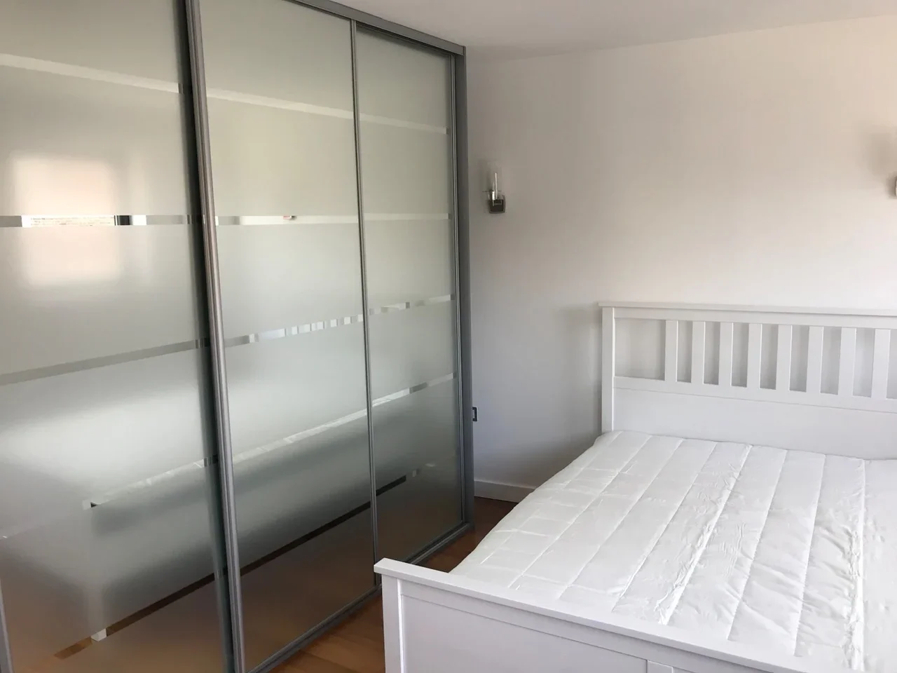 Flat Woodland Crescent in Greater London