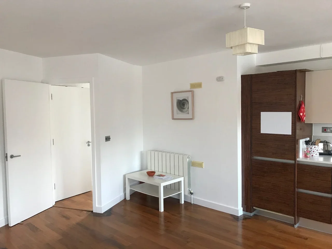 Flat Woodland Crescent in Greater London