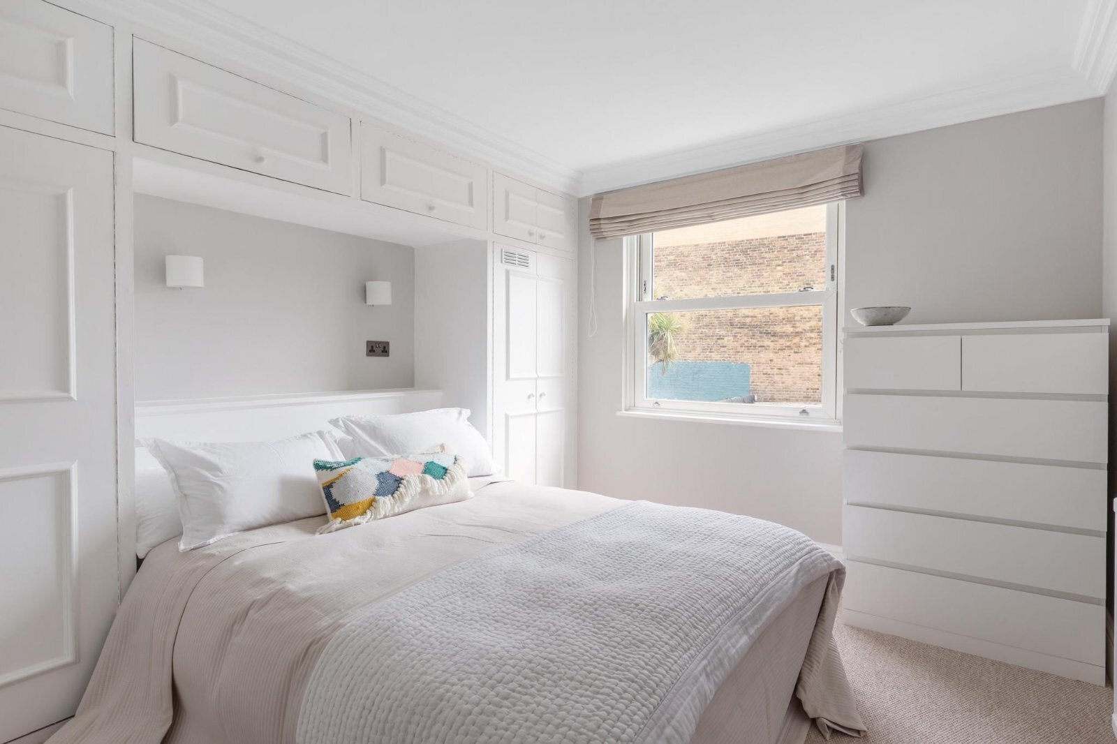 Flat Nansen Road in Greater London