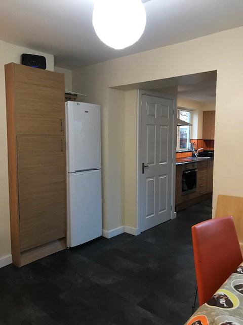 Room Lee Brig in Wakefield