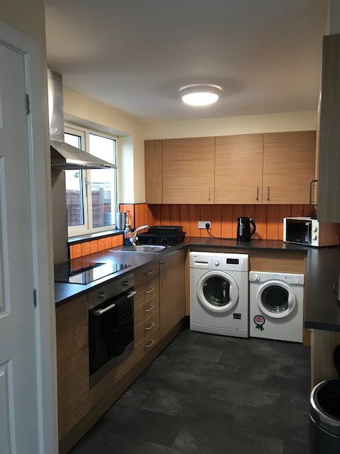 Room Lee Brig in Wakefield