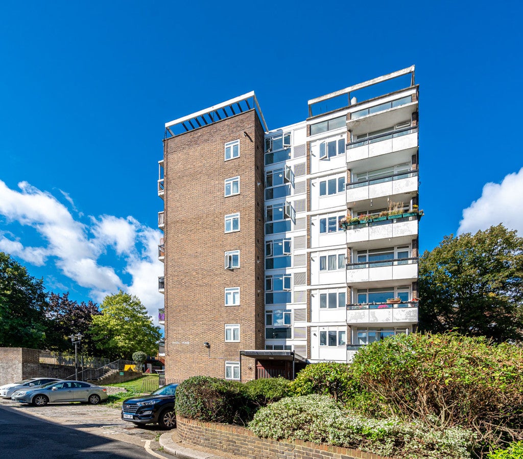 Flat Haverstock Hill in Greater London