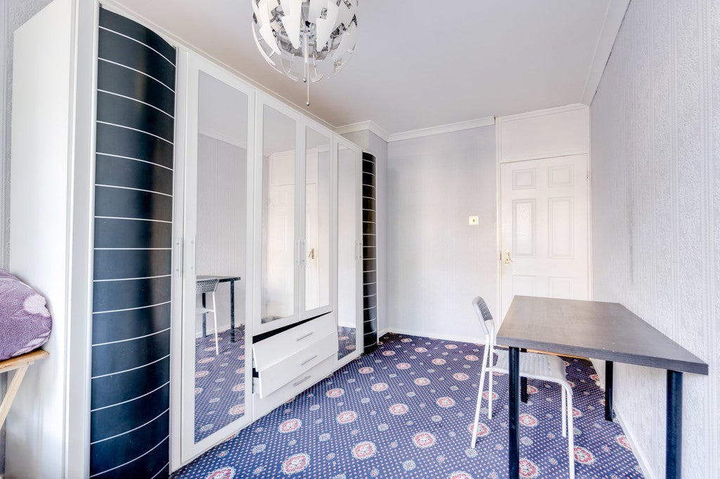 Flat Haverstock Hill in Greater London
