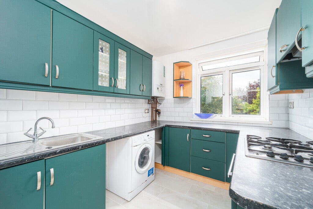 Flat Haverstock Hill in Greater London
