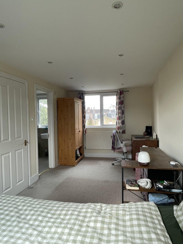 Room Galloway Road in Greater London