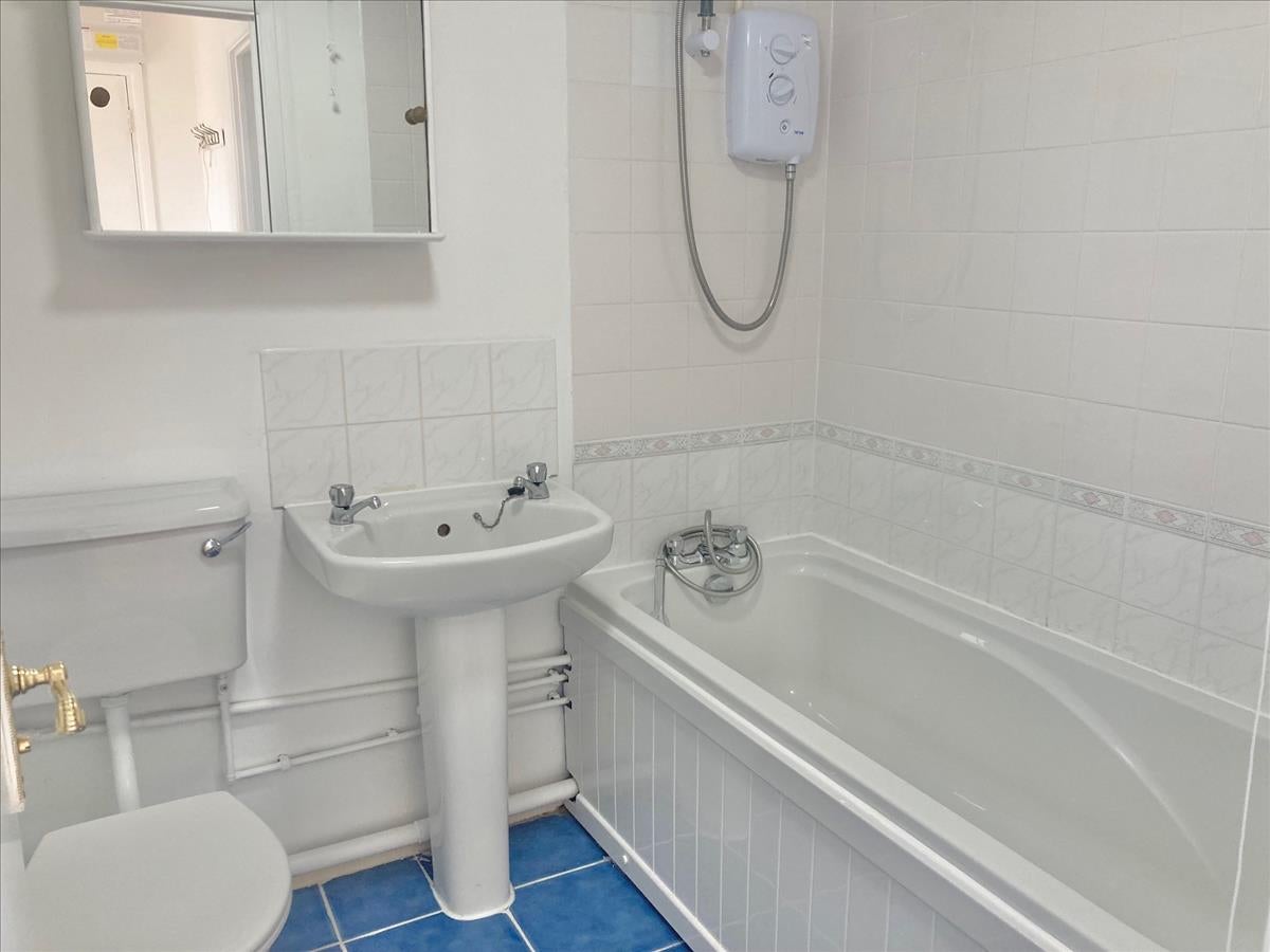 Flat Redford Close in Greater London