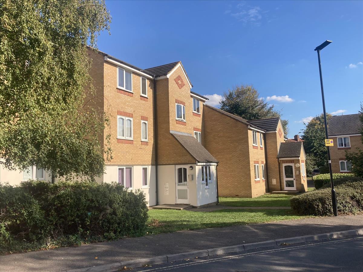 Flat Redford Close in Greater London