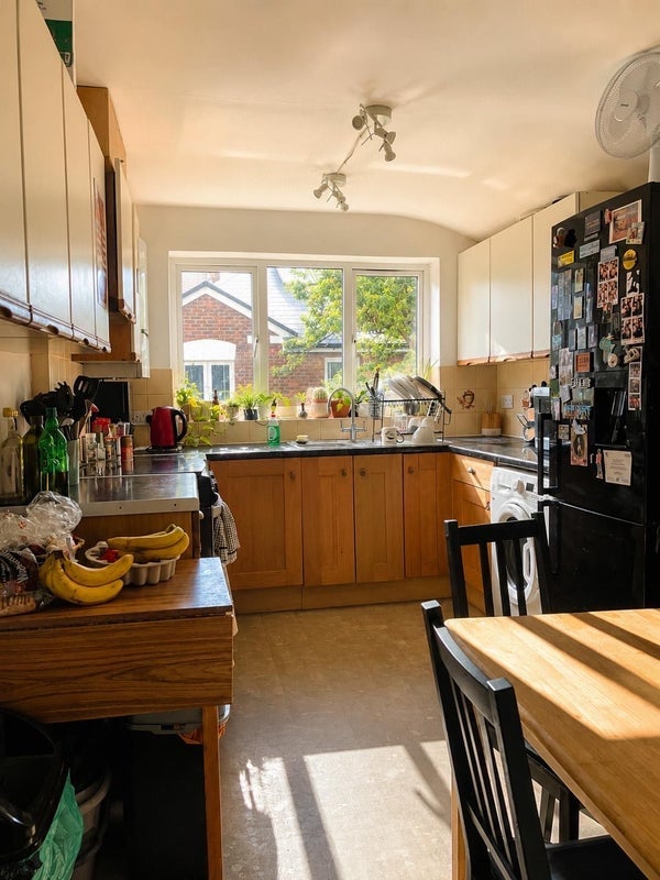 Room Brighton Road in Greater London