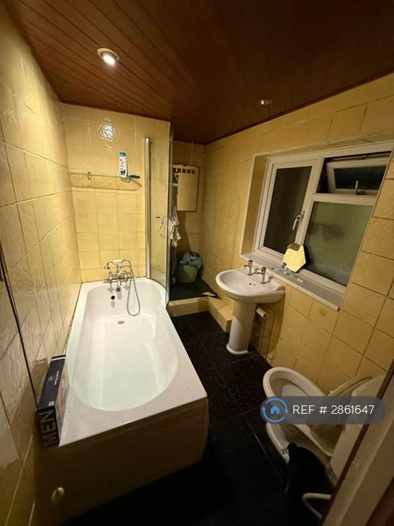 Room Somerset Way in Chepstow