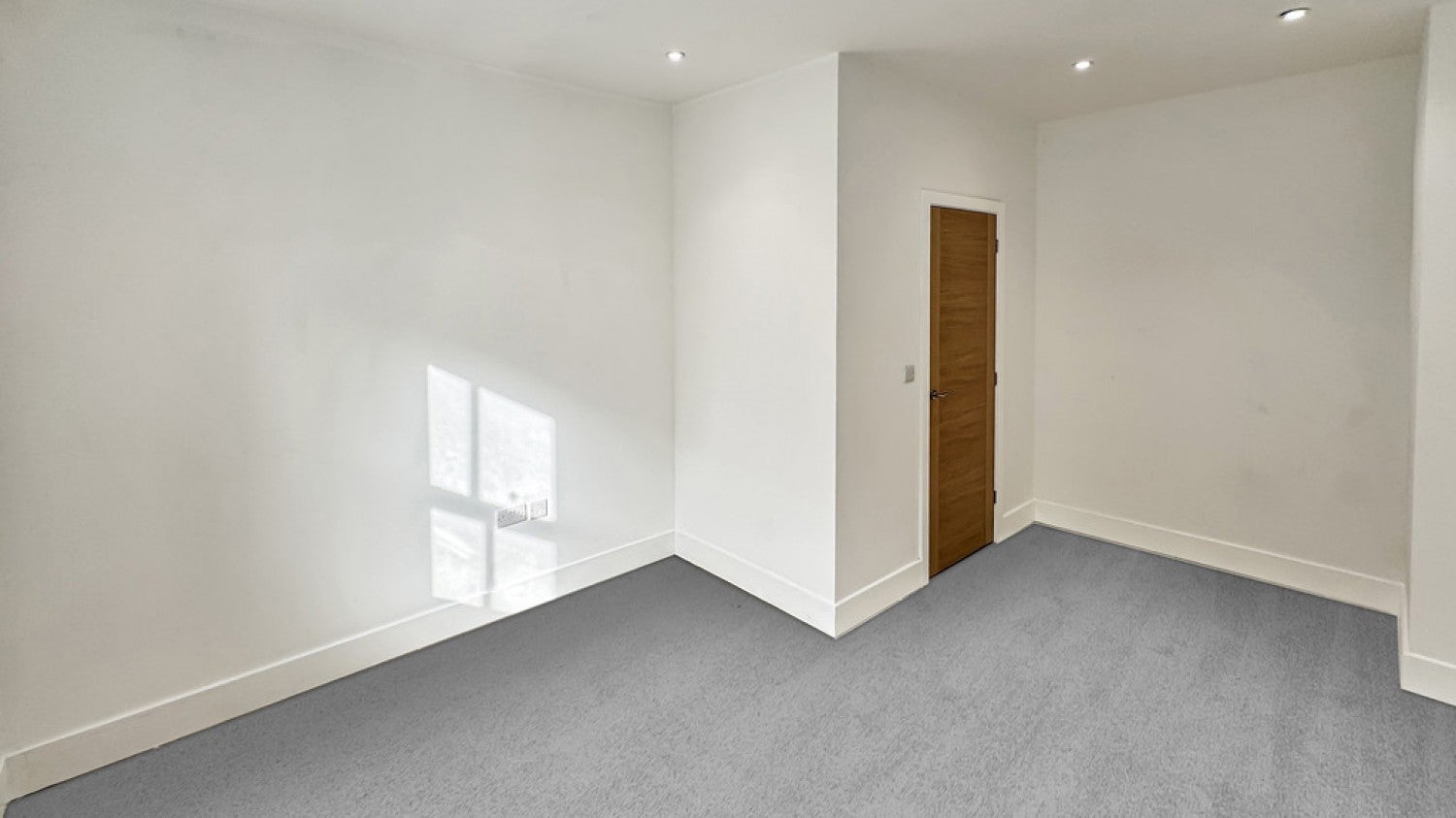 Flat Field Close in Westbury