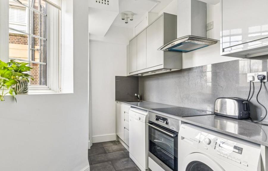 Flat Gloucester Place in City of Westminster