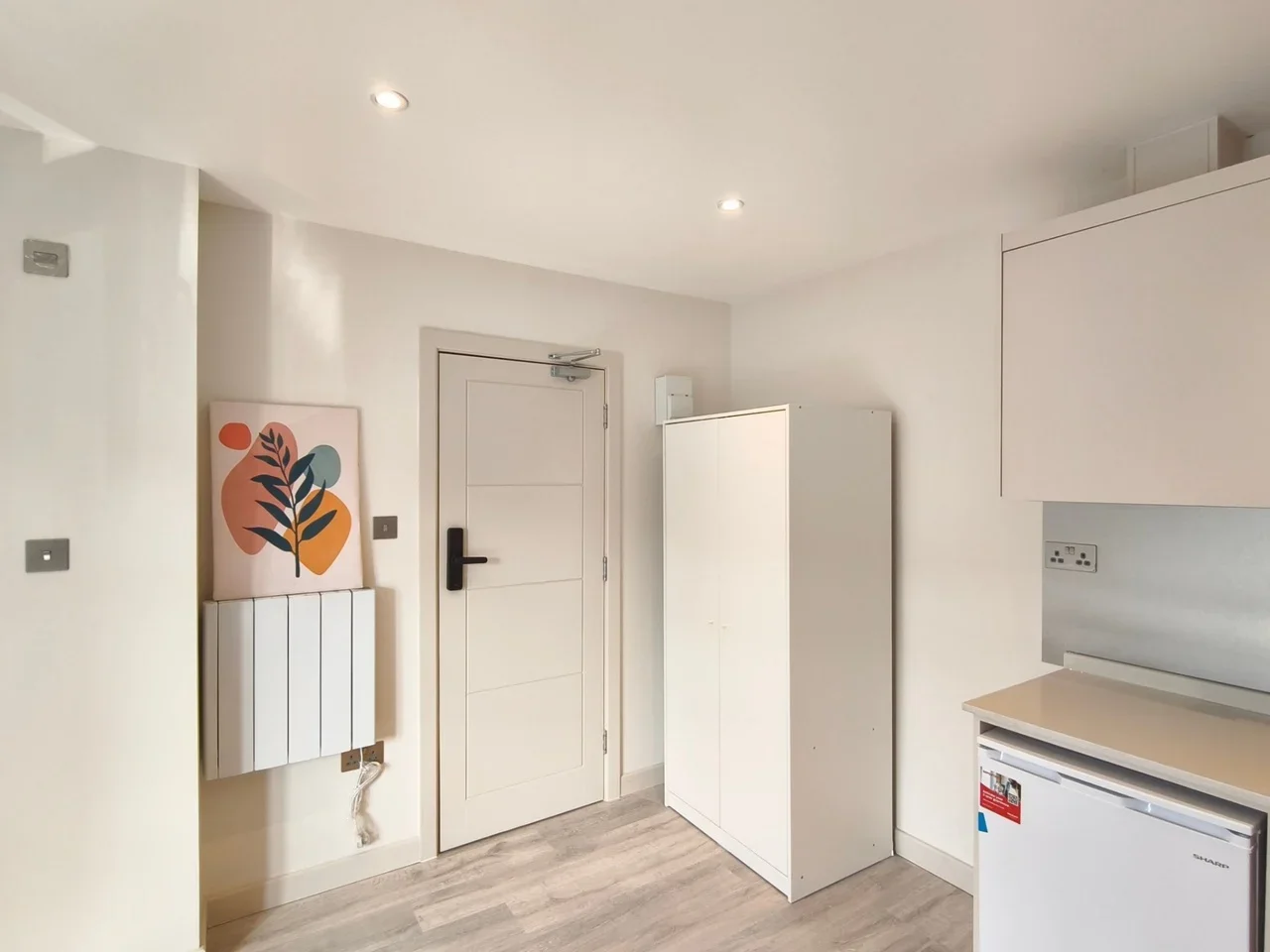Flat Bisson Road in Greater London