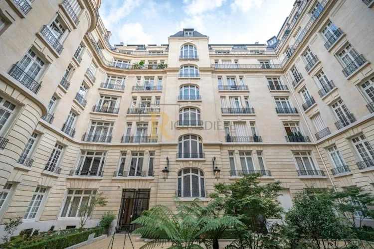 Appartement Boulevard de Courcelles à Paris
