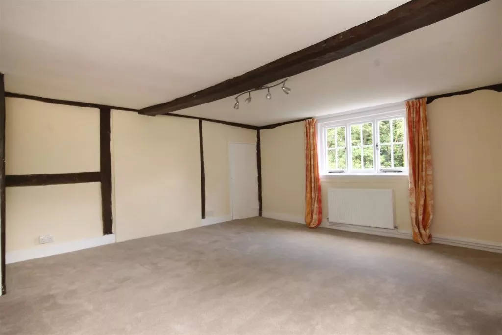 House Lawrence Lane in Mole Valley
