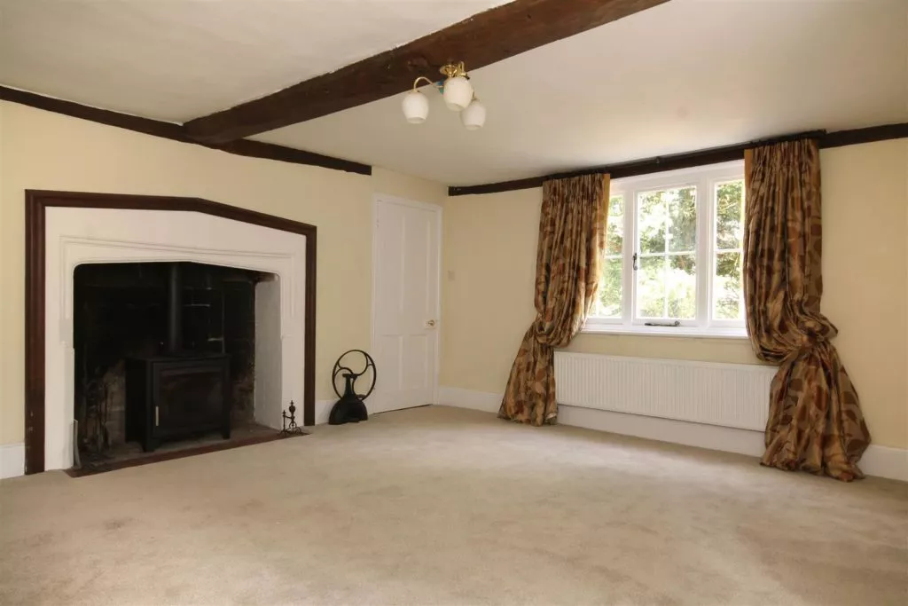 House Lawrence Lane in Mole Valley