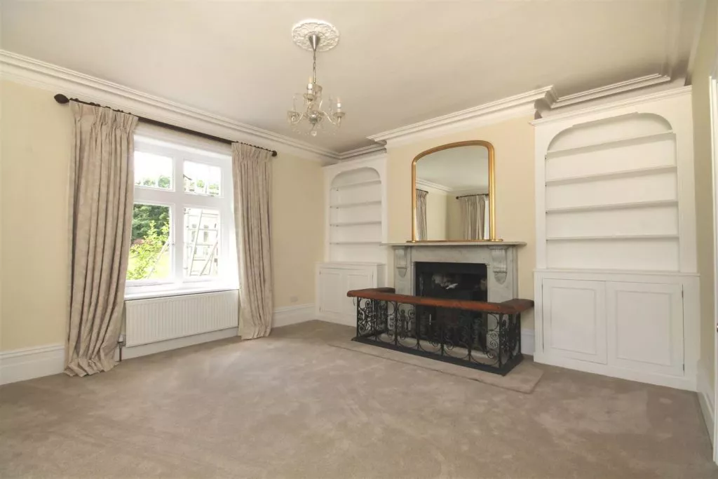 House Lawrence Lane in Mole Valley