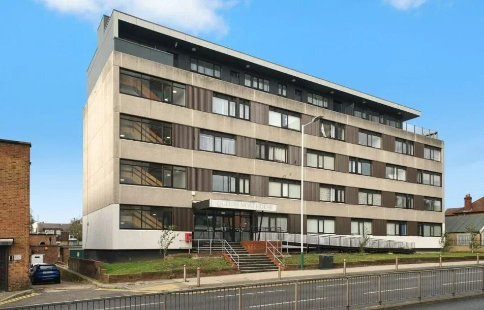 Flat St. Edwards Way in Greater London