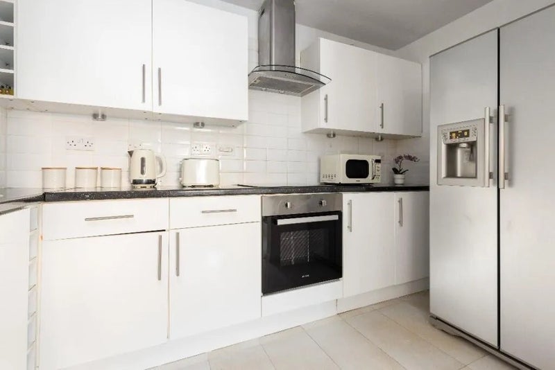 Flat Lynton Road in Greater London