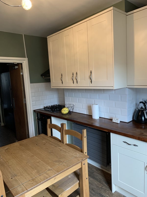 Room Heathwood Gardens in Greater London