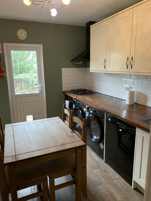 Room Heathwood Gardens in Greater London