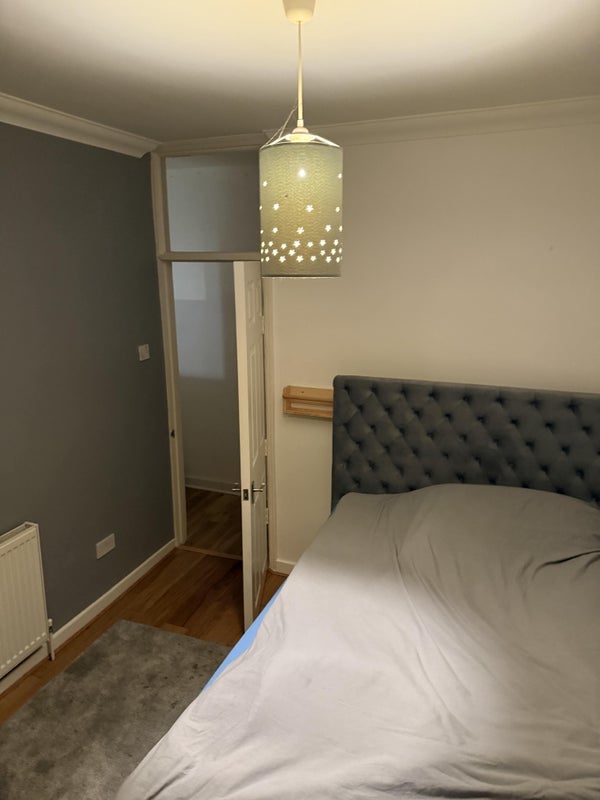 Flat North View Road in Greater London