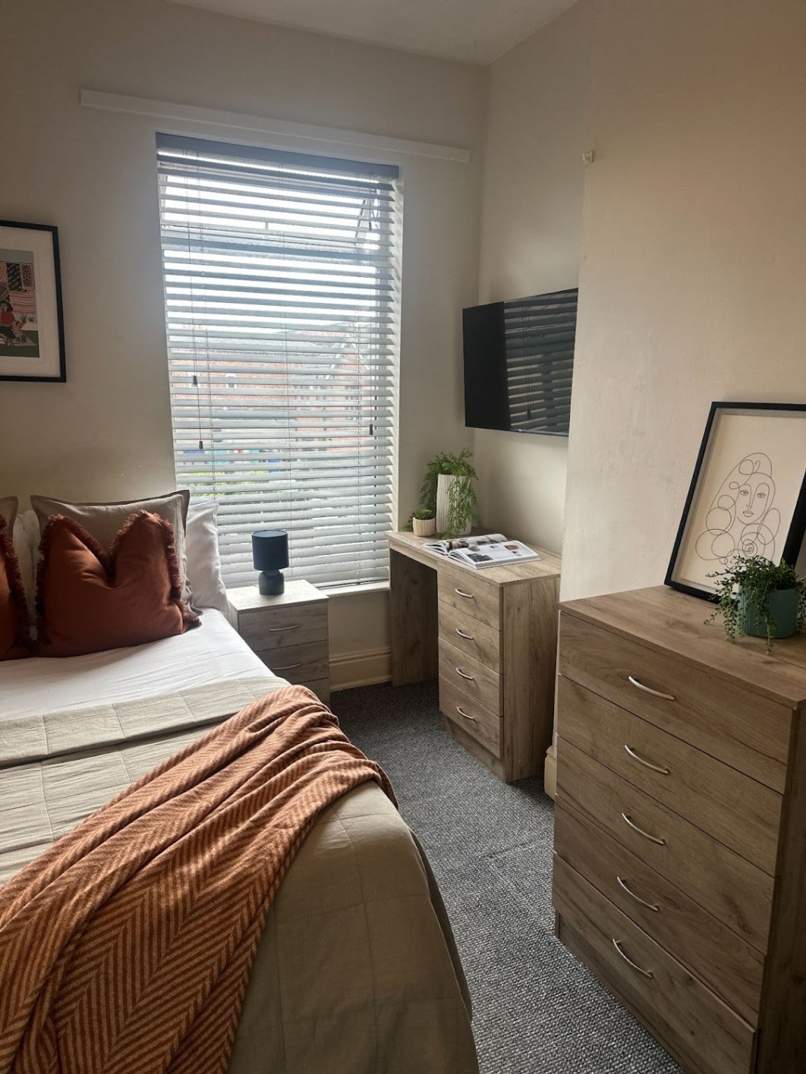 Flat Newland Avenue in Hull