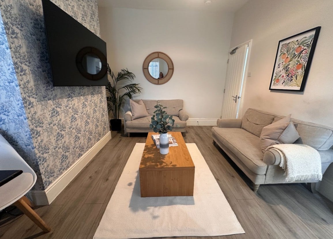 Flat Newland Avenue in Hull