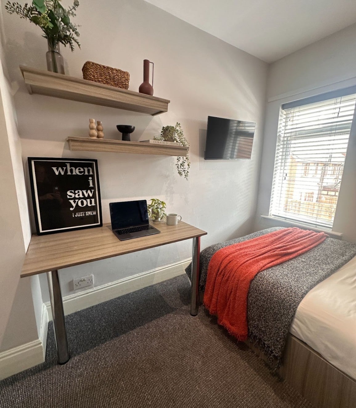 Flat Newland Avenue in Hull